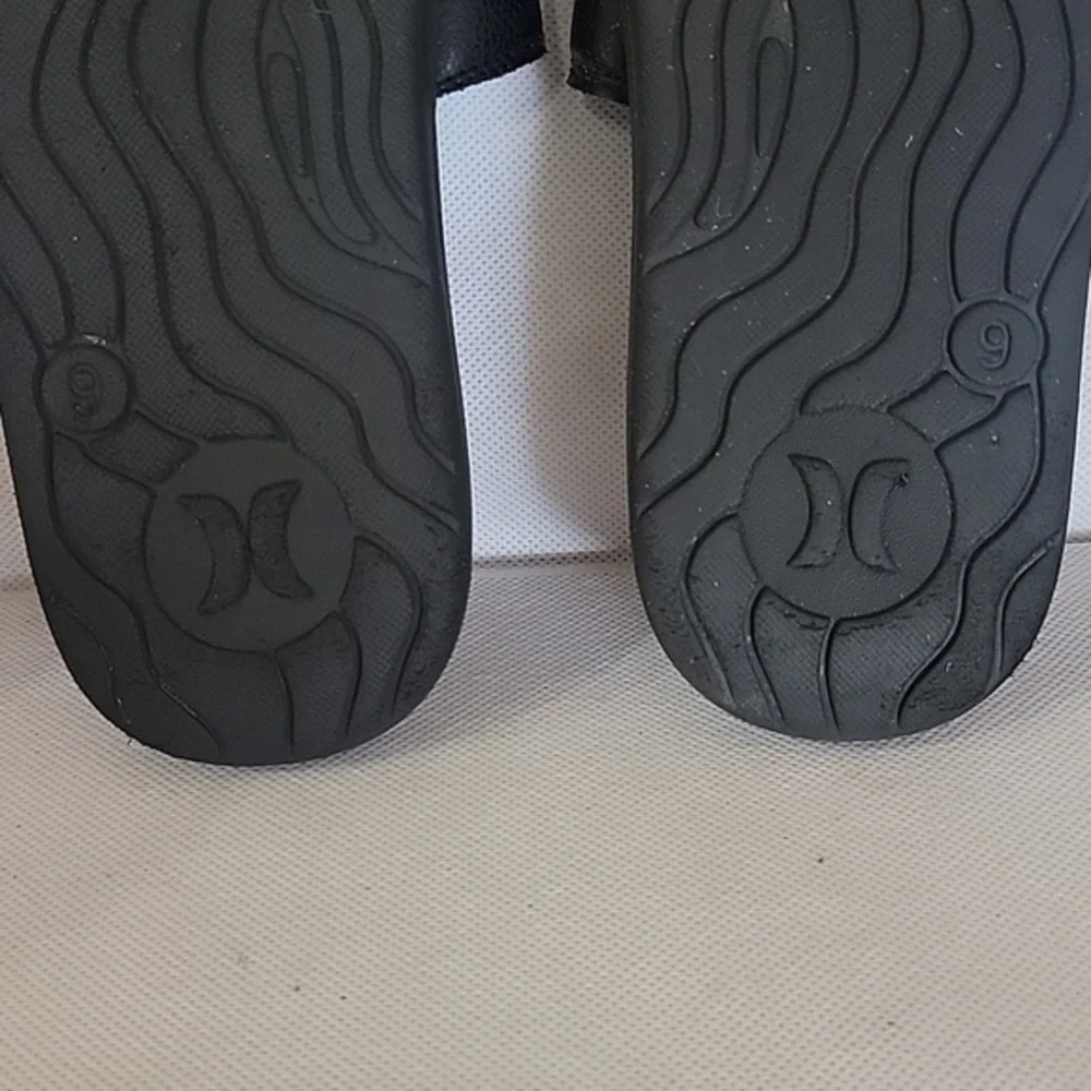 HURLEY SLIDE STYLE SANDALS‎ (sz 9)